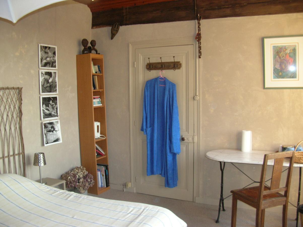 B&B "Les Remparts" Vouvant Ruang foto