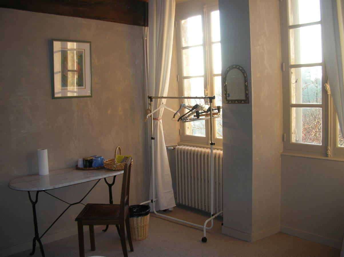 B&B "Les Remparts" Vouvant Ruang foto