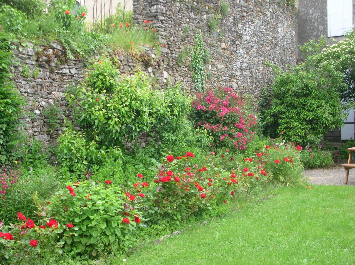 B&B "Les Remparts" Vouvant Bagian luar foto